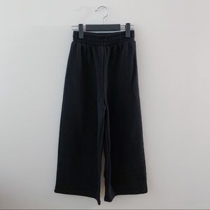 Zara cropped wide fit sweatpants (black)